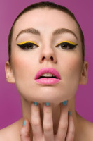 neon-beauty-trend-5-ways-to-wear-neon-eyeliner
