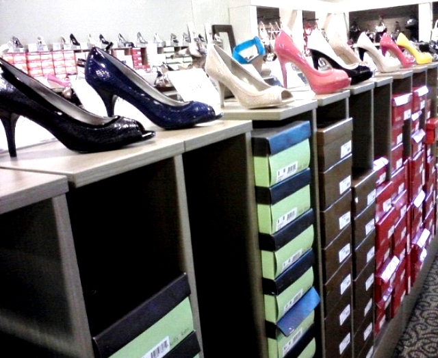 shoe warehouse stores