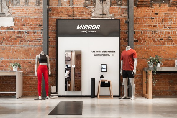 lululemon Brings MIRROR to Canada